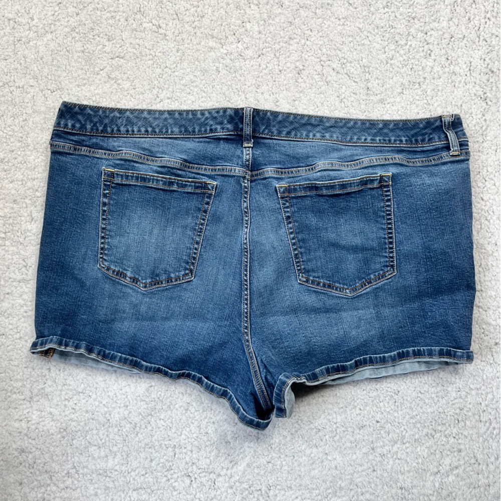 Women's Torrid Dark Wash Cotton Blend Denim Shorty Shorts Size 28 - Picture 7 of 8